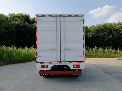 豪曼牌ZZ5048XXYF17EB6廂式運(yùn)輸車(chē)公告圖片