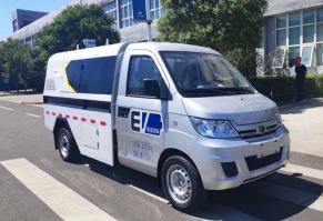 纯电动路面养护车