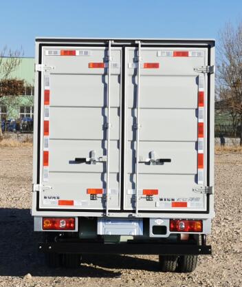 長安牌SC5031XXYDBAA6NG廂式運(yùn)輸車公告圖片