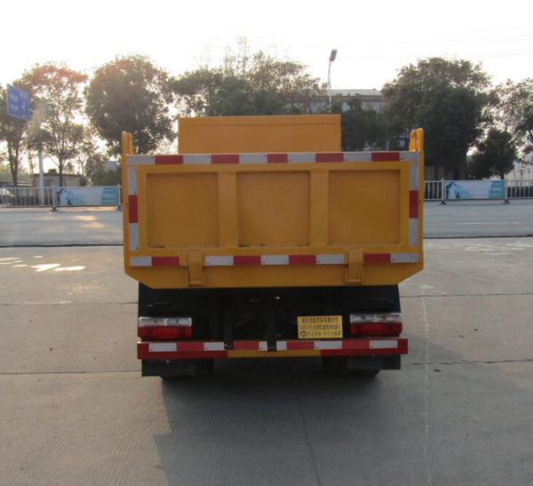 中汽力威牌HLW5030ZLJ6EQ自卸式垃圾车公告图片