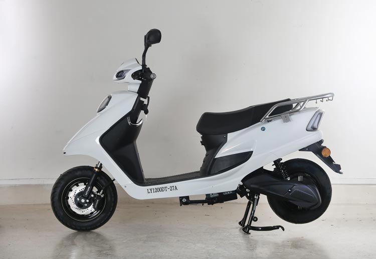绿源牌LY1200DT-27A电动两轮摩托车公告图片