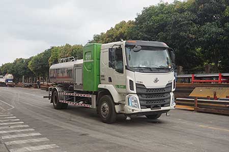 運(yùn)力牌LG5181GQXCBEV純電動清洗車公告圖片