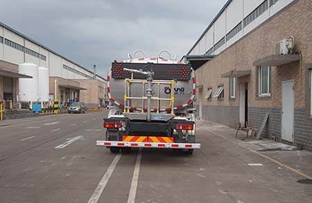 運(yùn)力牌LG5181GQXCBEV純電動清洗車公告圖片