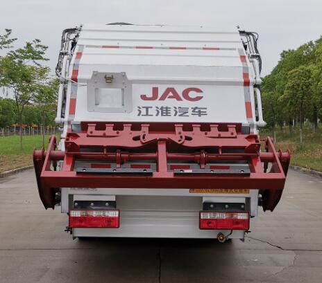 江淮牌HFC5070ZYSSZ壓縮式垃圾車公告圖片