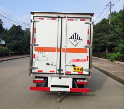 天威緣牌TWY5045XZW6雜項危險物品廂式運輸車公告圖片
