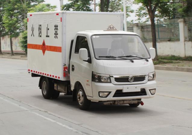 东风牌EQ5034XRQ16QCACWXP易燃气体厢式运输车公告图片