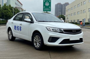 教练车