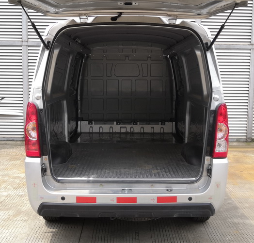 五菱牌GXA5030XXYBEVB純電動廂式運輸車公告圖片