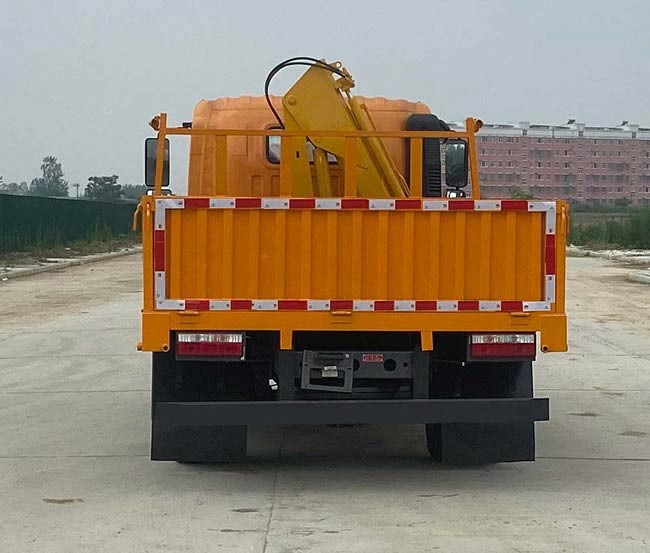 王牌牌CDW5043JSQHA1R5隨車起重運(yùn)輸車公告圖片