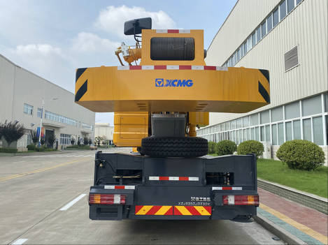 徐工牌XZJ5350JQZ30K汽车起重机公告图片