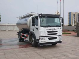 鲜奶运输车