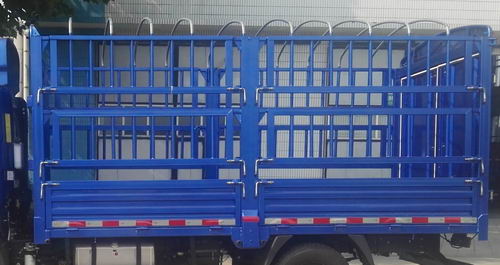 時(shí)風(fēng)牌SSF5046CCYDJ44-Y倉(cāng)柵式運(yùn)輸車公告圖片