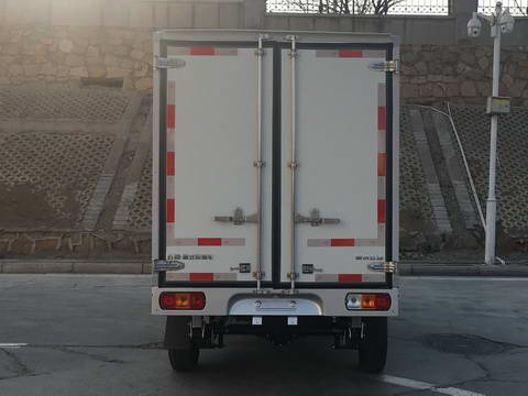 五菱牌WLQ5029XXYPD6廂式運輸車公告圖片