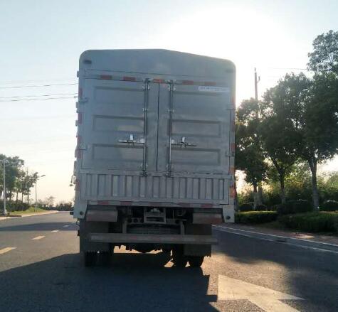 江淮牌HFC5043CCYP31K5C7S倉柵式運(yùn)輸車公告圖片