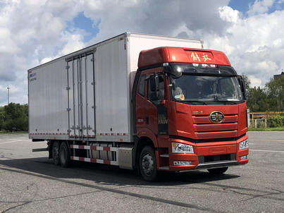 解放牌CA5250XXYP66K24L5T2E6廂式運(yùn)輸車公告圖片