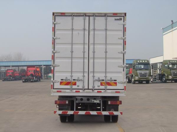 豪瀚牌ZZ5185XXYN6813E1厢式运输车公告图片