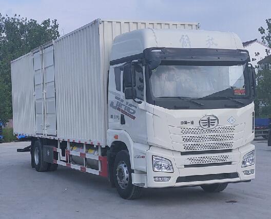 解放牌CA5180XXYP26K2L7NE6A80廂式運(yùn)輸車公告圖片