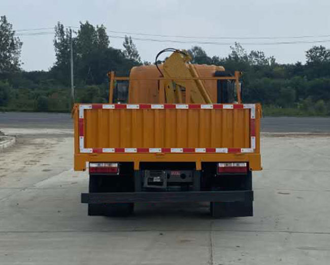 王牌牌CDW5040JSQHA1R6隨車起重運輸車公告圖片