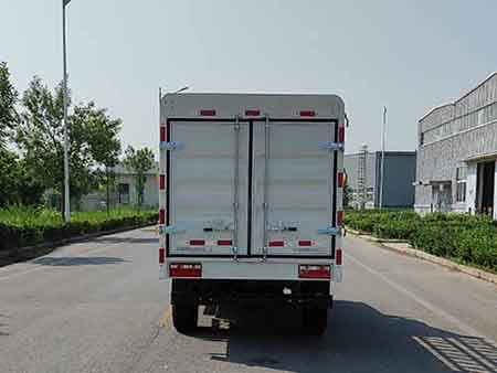 北京汽車制造廠有限公司牌BAW5034CCY2HD43倉柵式運(yùn)輸車公告圖片