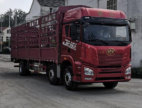 解放牌CA5250CCYP26K2L7T3E5A80倉柵式運(yùn)輸車公告圖片