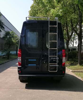 依維柯牌NJ5046XZHFE指揮車公告圖片