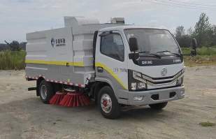 扫路车