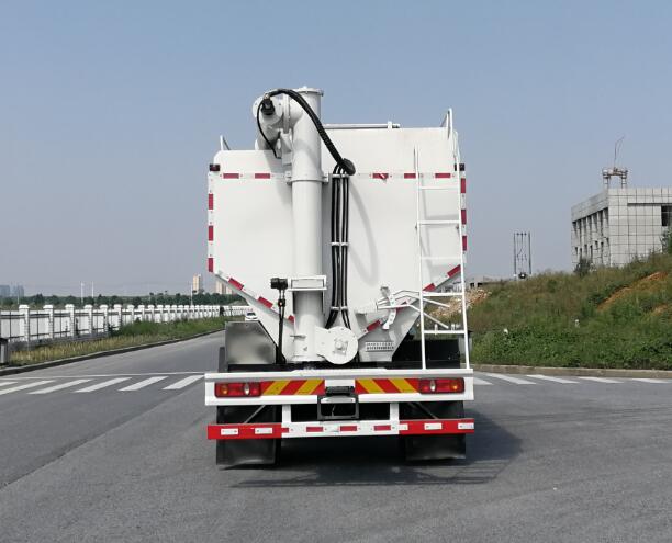 東風(fēng)牌DFV5183ZSLGP6D散裝飼料運(yùn)輸車公告圖片