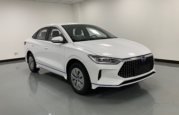 比亚迪牌BYD7002BEVA8纯电动轿车图片