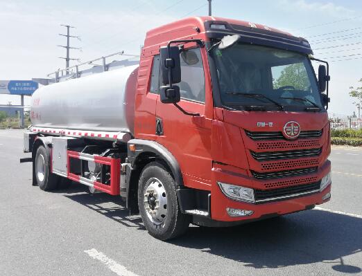 解放牌CA5185TGYPK2L2E6A81供液车公告图片