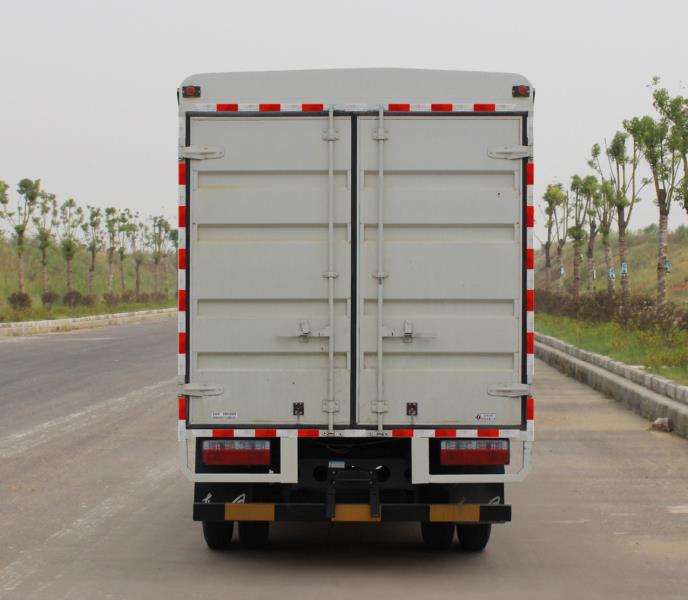 東風(fēng)牌EQ5041CCYL8BDBAC倉柵式運輸車公告圖片