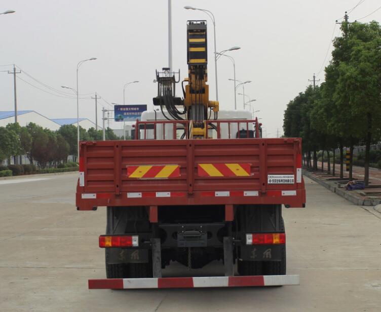 東風牌EQ5250JSQL1隨車起重運輸車公告圖片