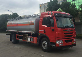 运油车