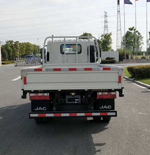 HFC2041P73K1C3V-S 江淮牌152马力单桥柴油4.2米国五越野载货汽车图片