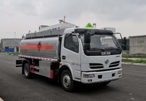 运油车