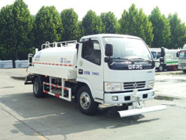 路面养护车