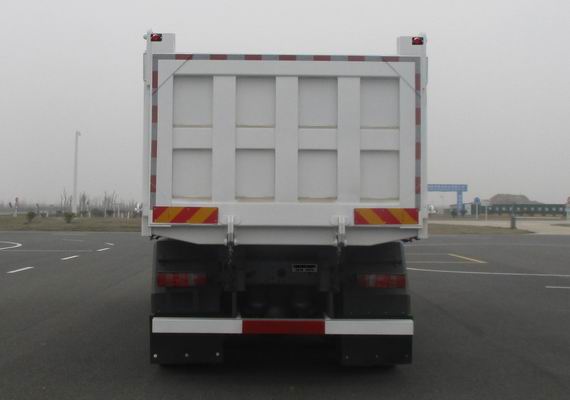 汕德卡牌ZZ5316ZLJN306GF1自卸式垃圾車公告圖片