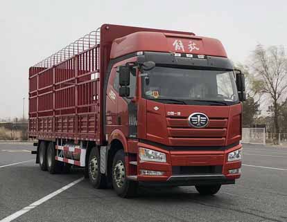 解放牌CA5310CCYP66M25L7T4E6倉(cāng)柵式運(yùn)輸車公告圖片