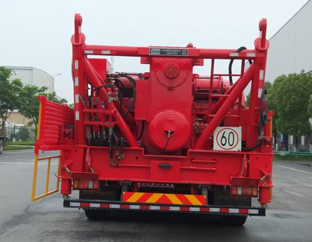 四機(jī)牌SJX5550TXJ850修井機(jī)公告圖片