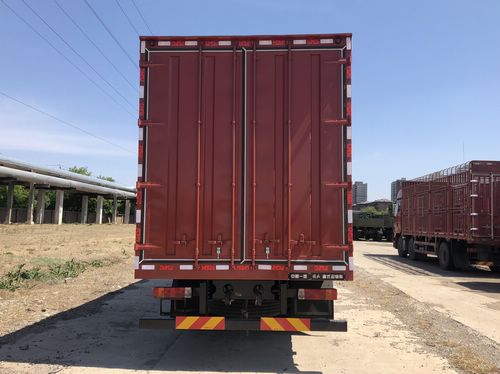 解放牌CA5260XXYP62K1L3T1E6Z廂式運(yùn)輸車公告圖片