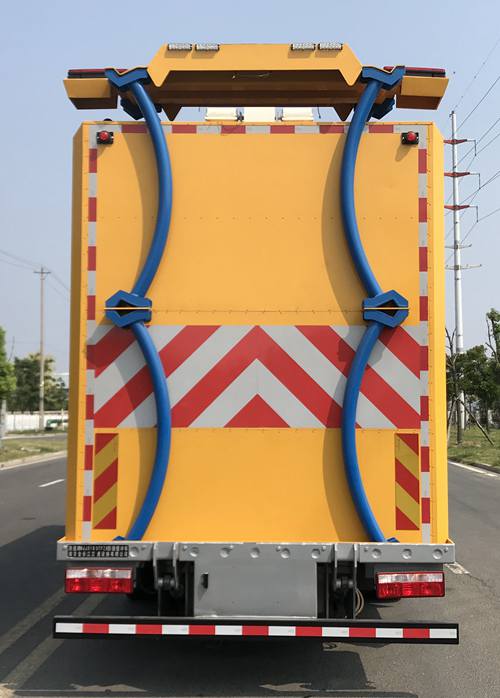 路鑫牌NJJ5181TFZ6防撞緩沖車公告圖片