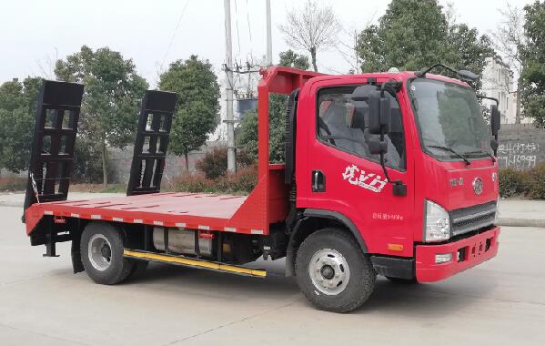 解放牌CA5040TPBP40K62L2E5A84平板運(yùn)輸車(chē)公告圖片