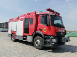 压缩空气泡沫消防车