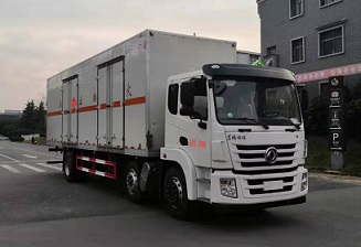 程力威牌CLW5260XRYE6易燃液體廂式運(yùn)輸車(chē)公告圖片