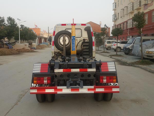 程力威牌CLW5046ZXXB6車廂可卸式垃圾車公告圖片