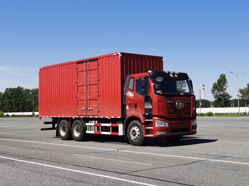 解放牌CA5260XXYP66K1L3T1E6Z廂式運(yùn)輸車公告圖片