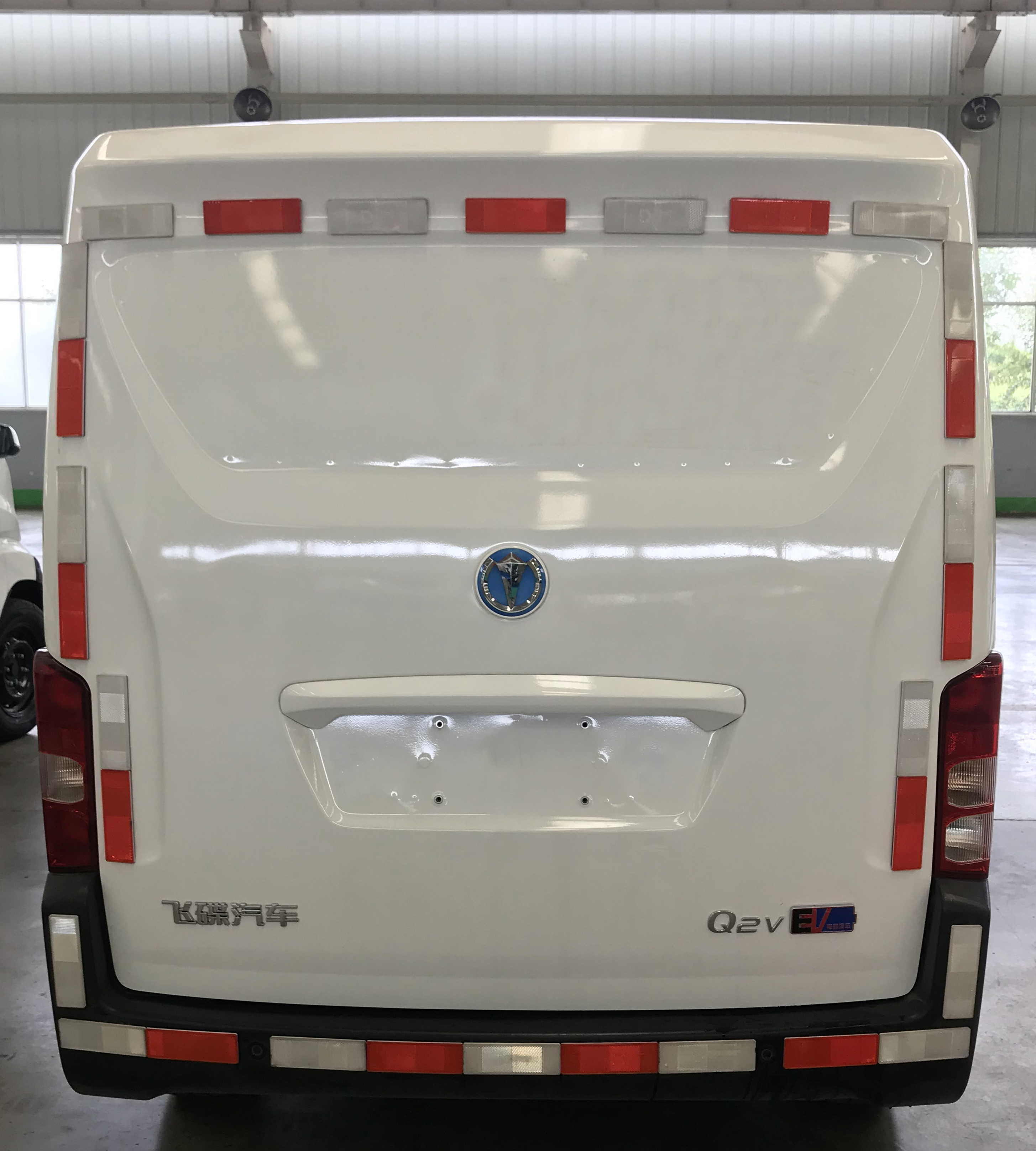 飛碟牌FD5033XXYBEV純電動(dòng)廂式運(yùn)輸車(chē)公告圖片