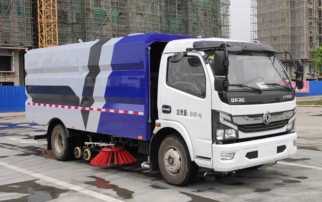 宏遠(yuǎn)牌KMT5080TXSBEV純電動(dòng)洗掃車(chē)公告圖片