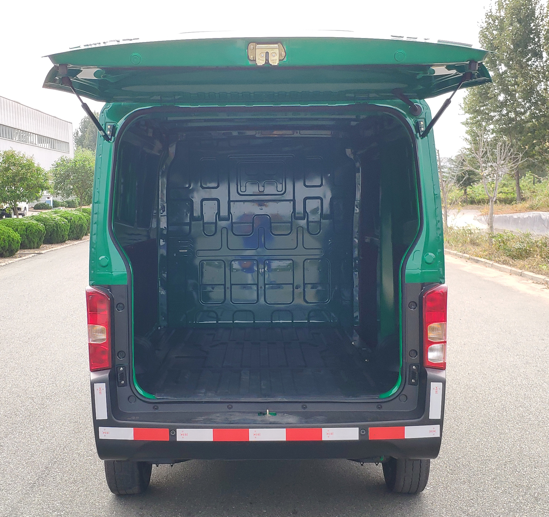 飛碟牌FD5033XYZBEV-1純電動郵政車公告圖片