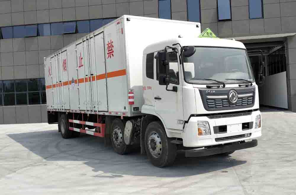 華通牌HCQ5260XZWBX2雜項(xiàng)危險(xiǎn)物品廂式運(yùn)輸車公告圖片