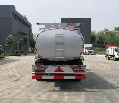 專威牌HTW5121GPGJH6普通液體運(yùn)輸車公告圖片